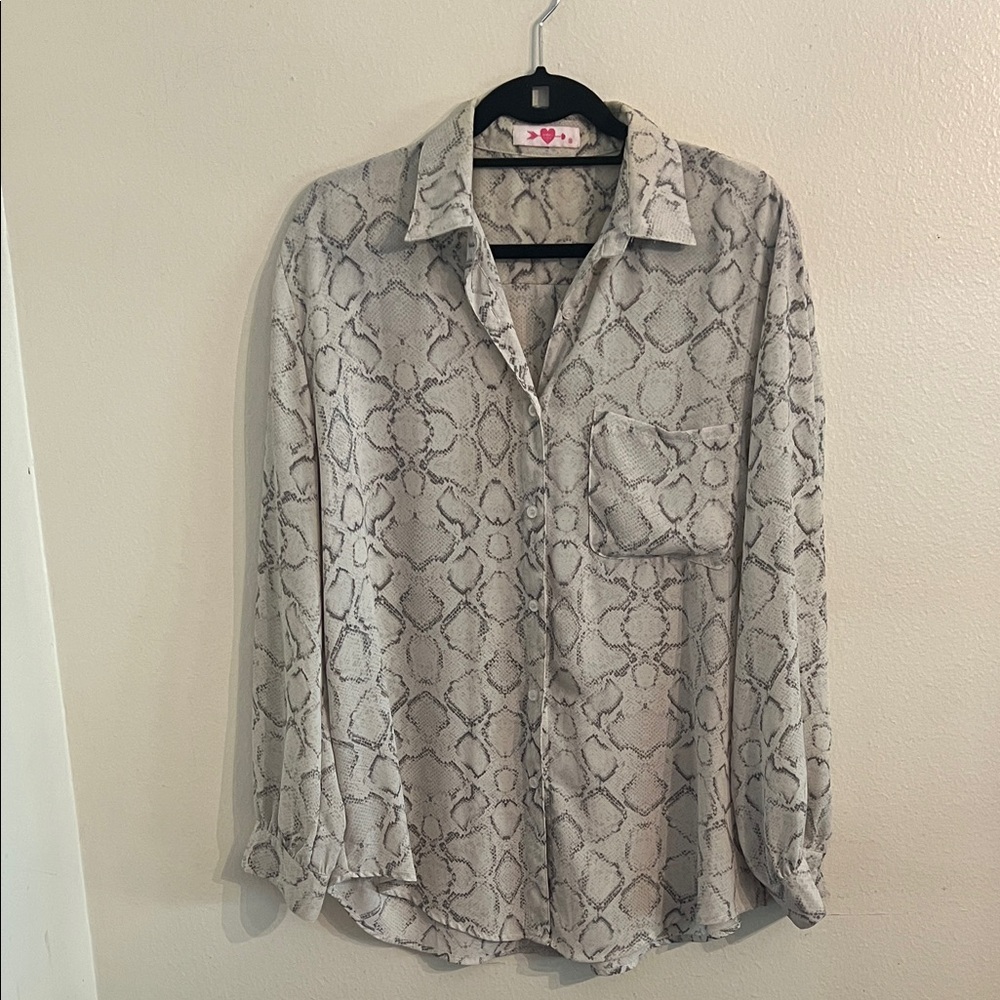 Buddy Love Gray White Snake Print Button Up Collared Blouse Medium Large